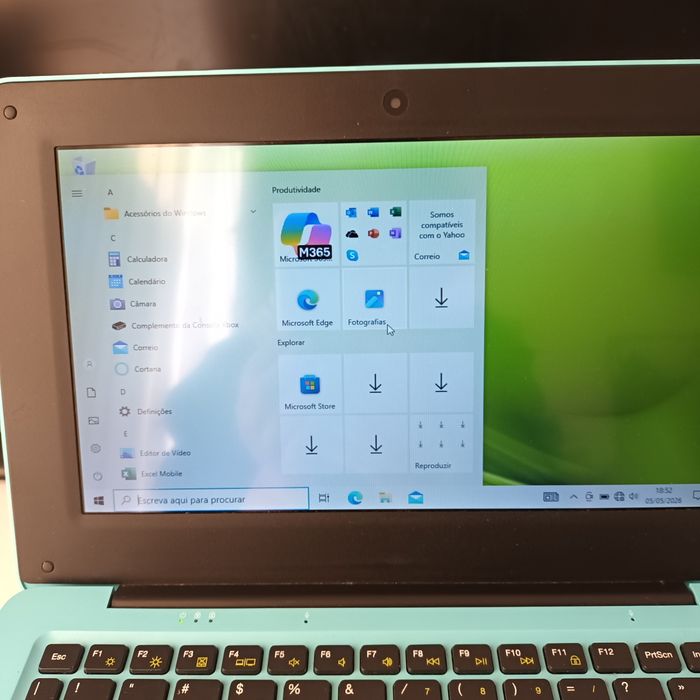 Netbook Selecline - em bom estado e funcional470205824763187202