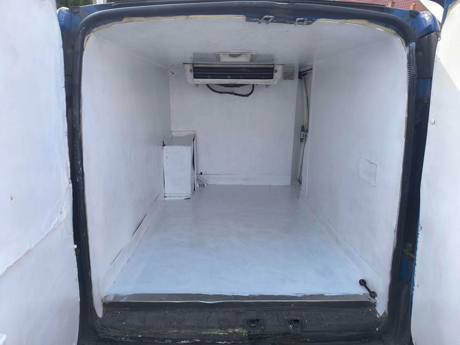 samochód dostawczy Fiat Doblo izoterma