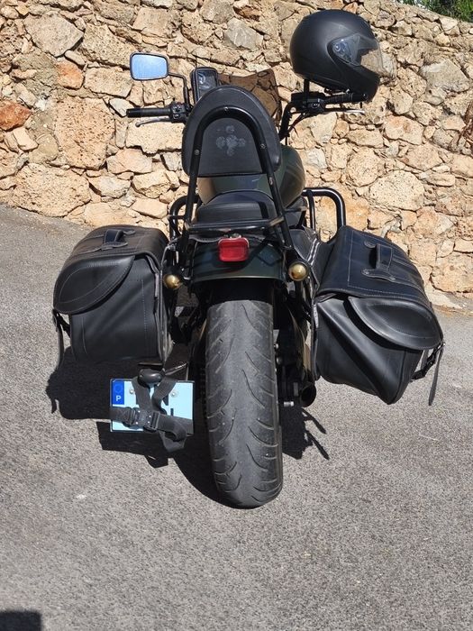 Kawasaki Vulcan S 650 - com jaqueta e capacete