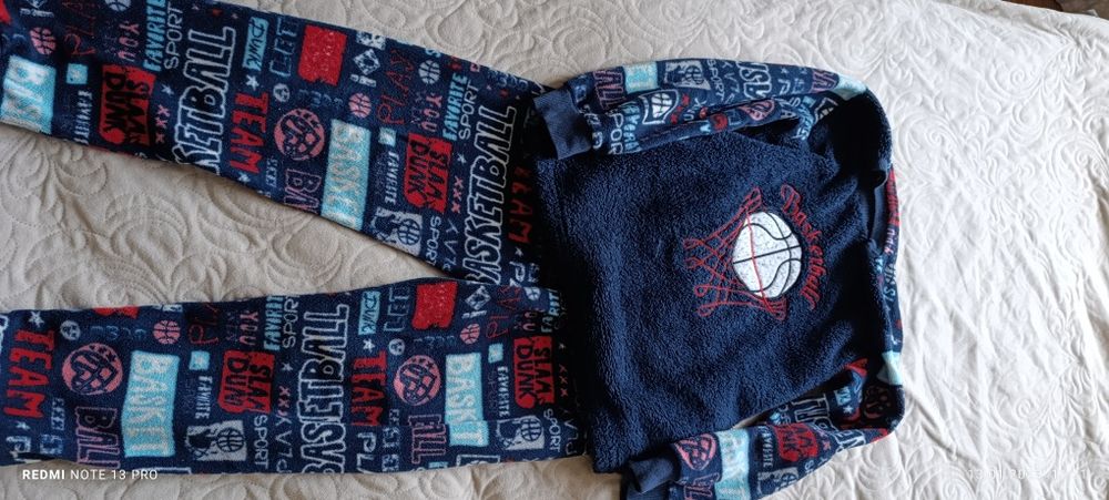 Тепла піжама на 9-10 рлевв