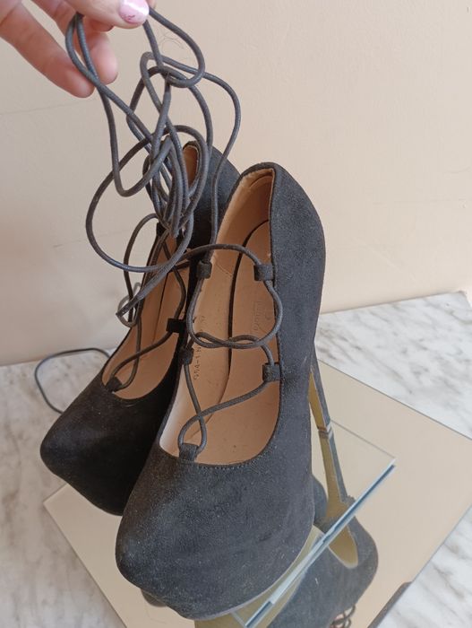 Sapatos gladiador pouco usadas