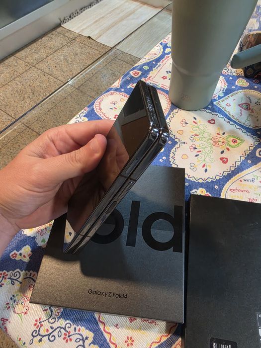 Samsung Galaxy Z Fold4 5G – 12GB 256GB