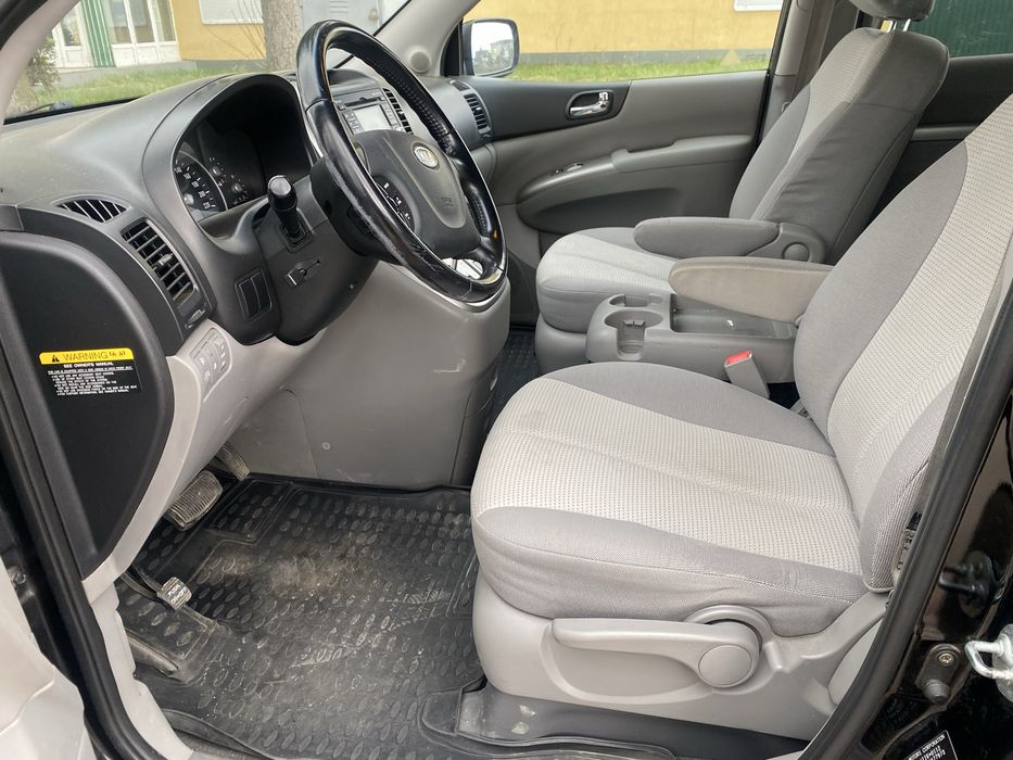 KIA Carnival 2012