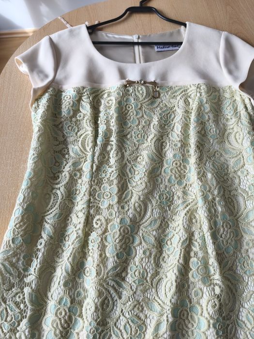 Elegancka sukienka z koronką rozmiar 42