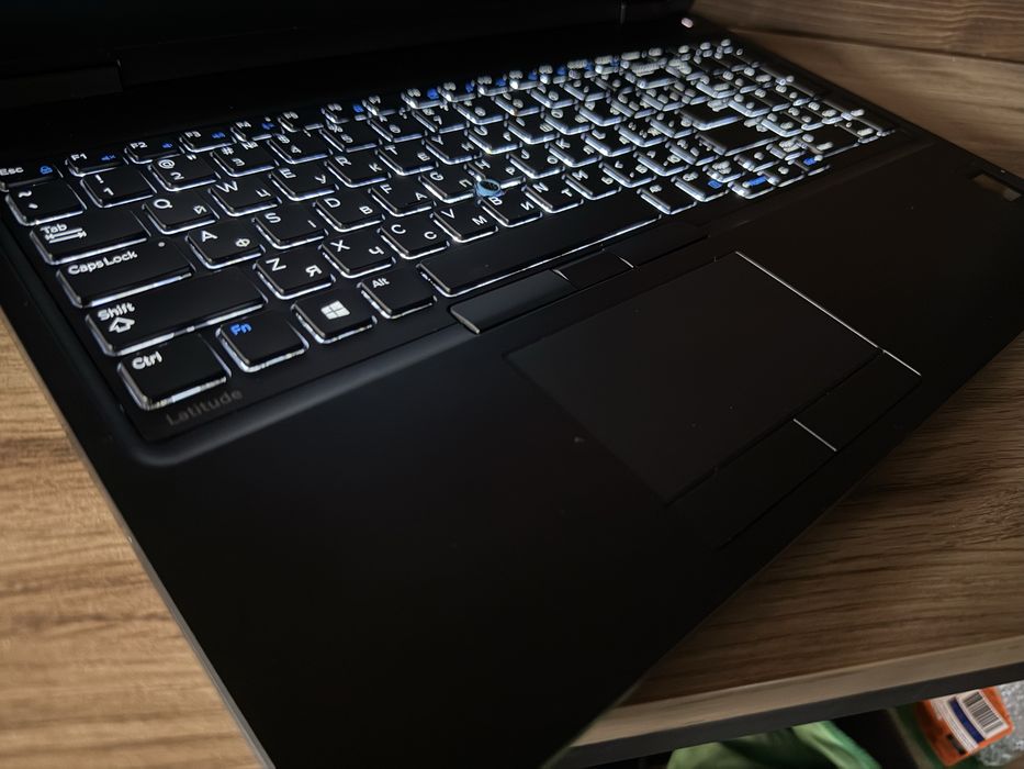 Dell Latitude 5580 MX940 2 GB 15,6" FHD IPS  i7-7820HQ/8 GB DDR4/256 GB M2 NvMe/17%