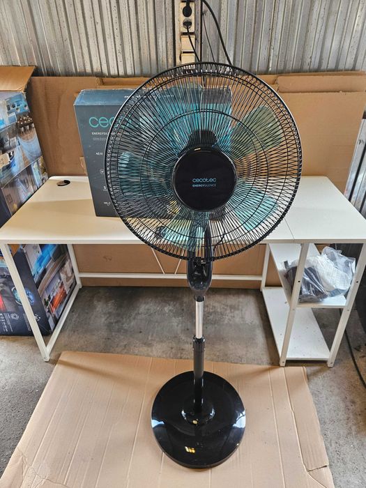 Wentylator podłogowy Cecotec czarny z pilotem