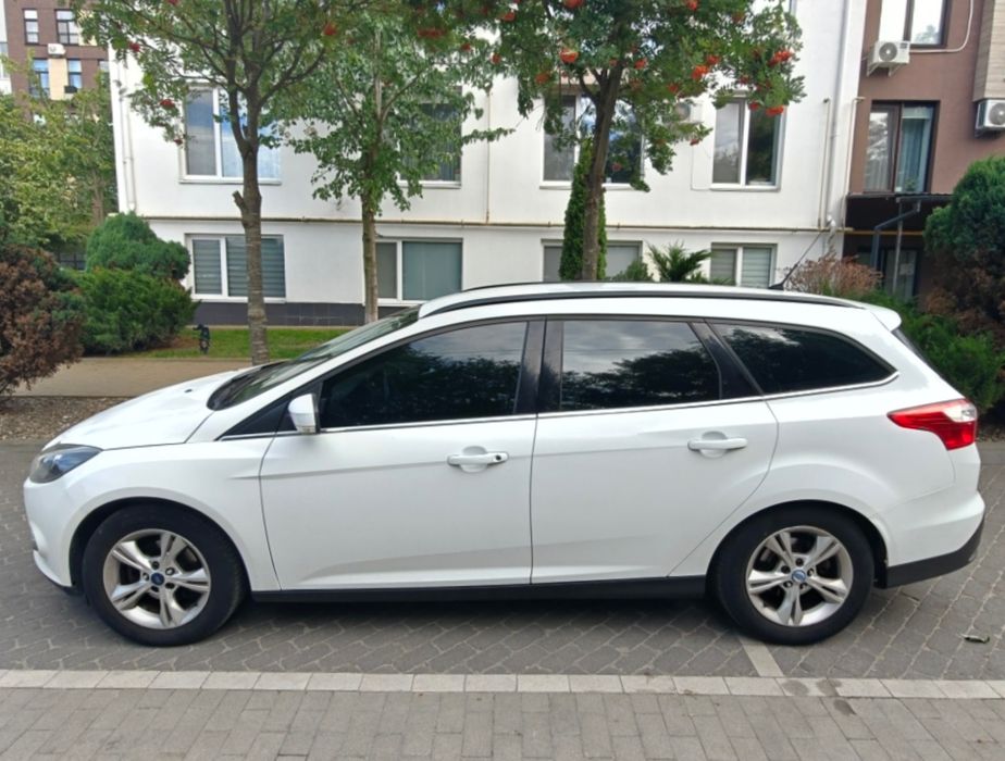 Офіційний Ford Focus 3 2013 р. 1.0 EcoBoost (100 к.с.) універсал, комплектація Trend