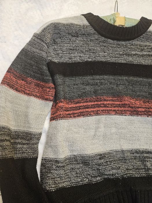 Atmosphere sweter M L
Z tyłu dłuższy zasłaniający pupę 
Z metki M ale
