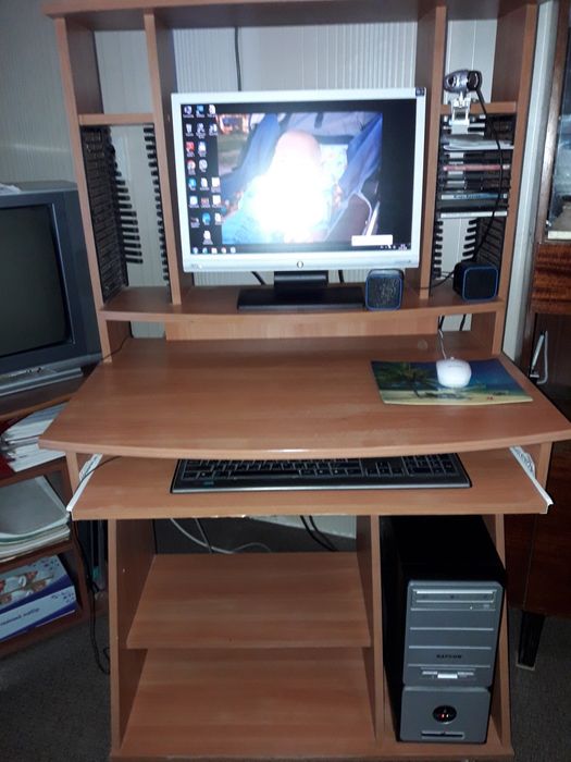 Компьютер  зі столом