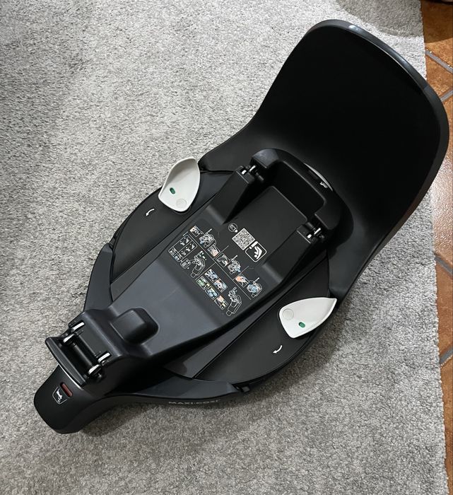 Maxi Cosi Pebble 360º Pro 2 + Base Isofix 360º Pro Black