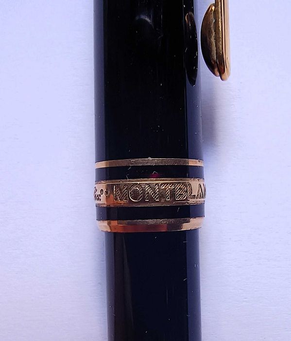 Esferográfica Montblanc Meisterstück Classique – Edição FC Bayern München