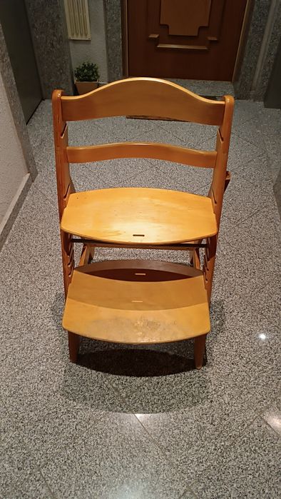 Cadeira de refeição infantil