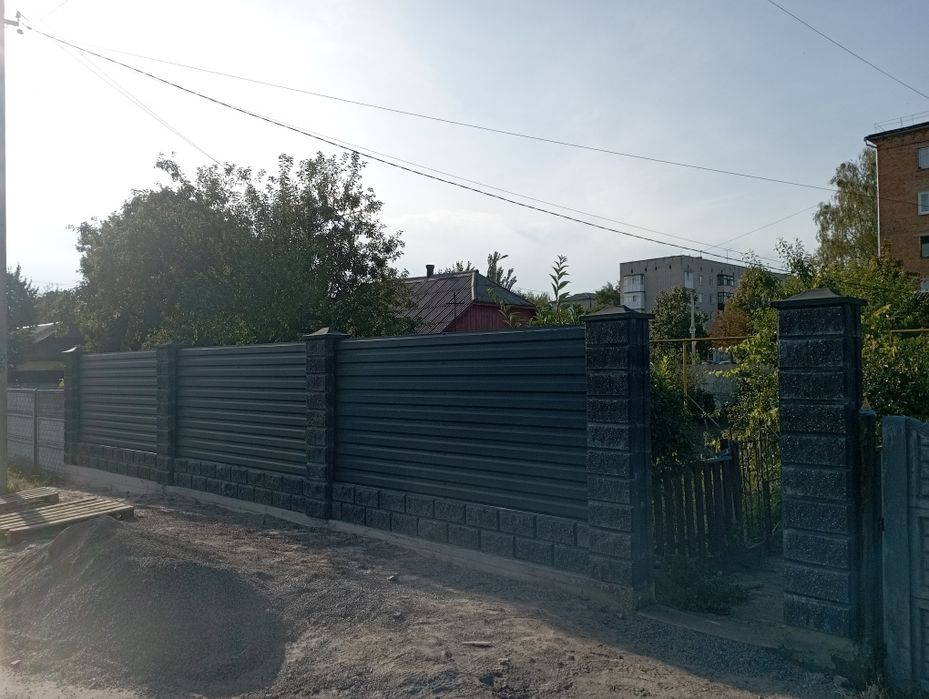 Паркани із металопрофилю