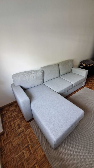Sofá-cama IKEA FRIHETEN com chaise longue e arrumação - cinzento claro