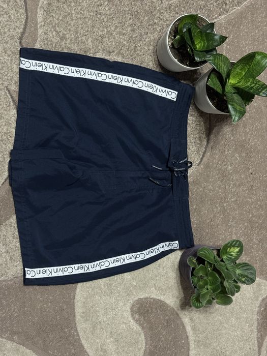 Шорти Calvin Klein swim shorts feature a contrasting white side logo tape.