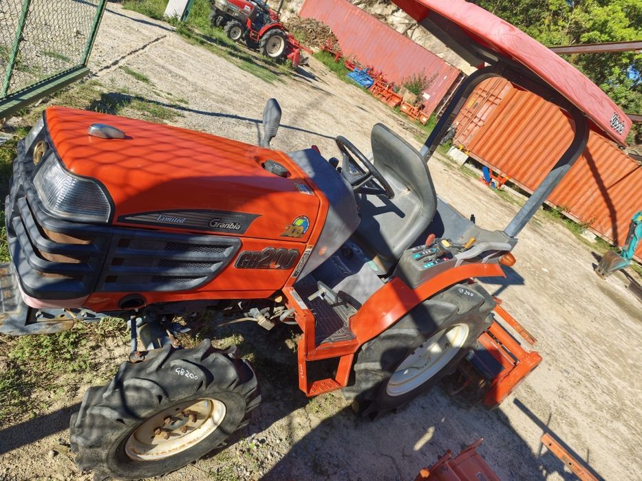 Vendo tratores Kubota, Yanmar, iseki e Mitsubishi