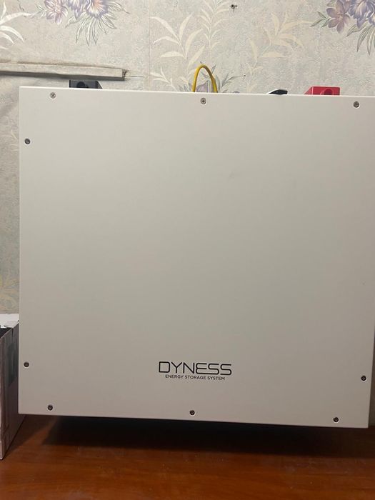 Deye SUN-5K-SG03LP1-EU та Dyness DL5.0C