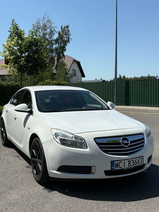 opel Insignia 1.8 140 km  benzyna +LPG 2009 rok