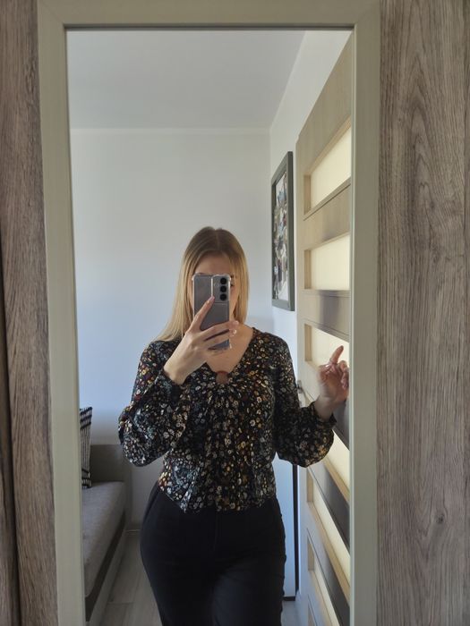 Bluzka w kwiaty Stradivarius M