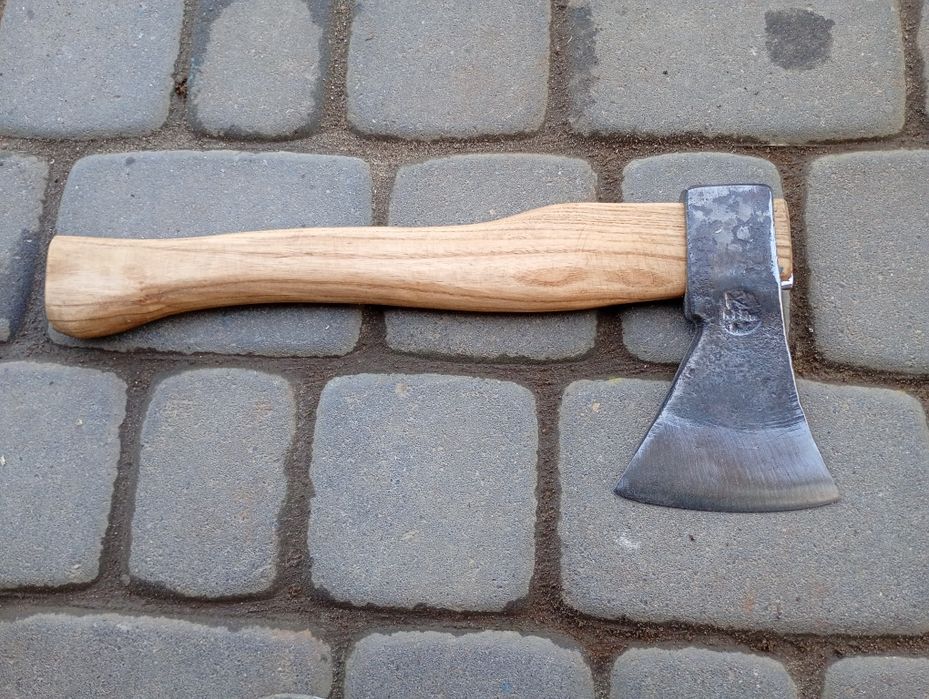 Ręcznie kuta siekiera Rttm Końskie 0,7kg