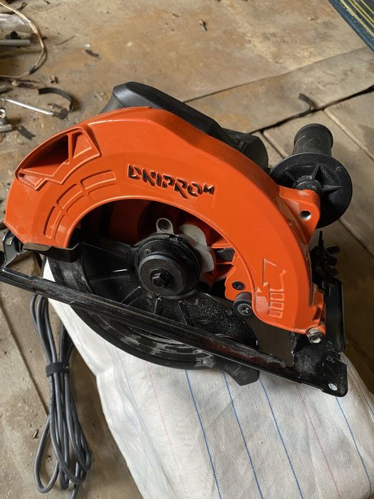 Срочно! Циркулярная пила днипро м новая