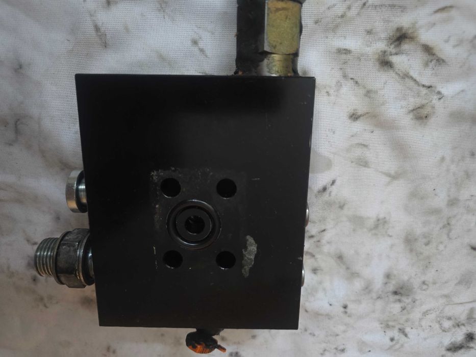 Zamek hydrauliczny siłownika HIAB, 350 Bar