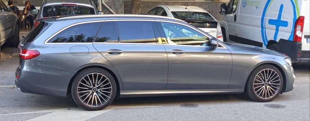 Mercedes E220  versão AMG de 7 lugares (rara) 11/2017