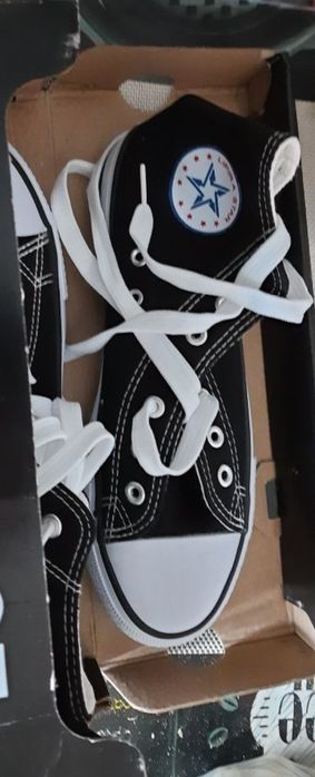 Продам нові кеди