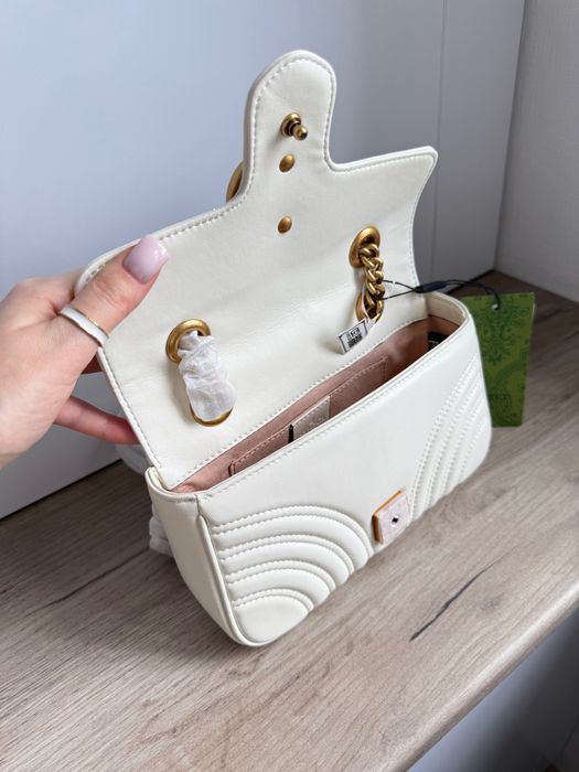 Сумка Gucci Marmont Mini Shoulder Bag, Gold Hardware Cream