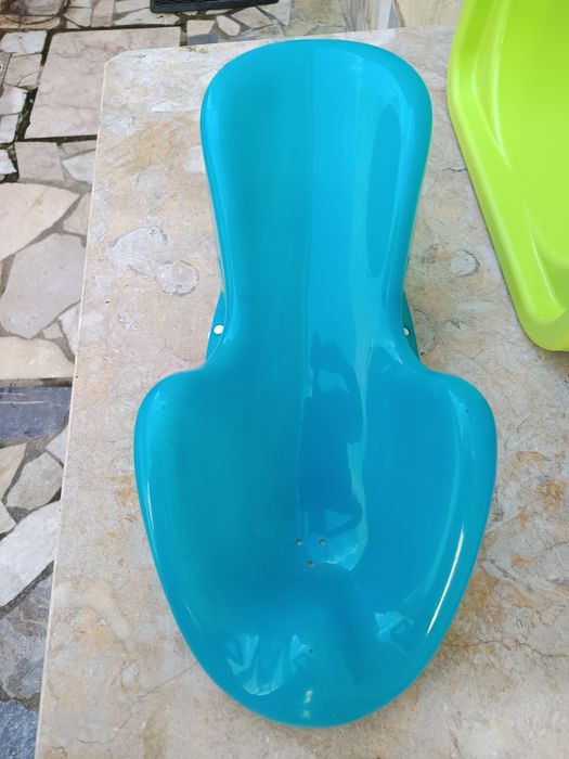 Vendo duas banheiras e cadeira de banho