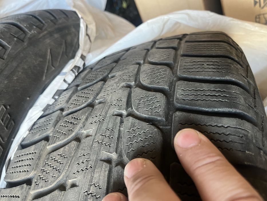 Шини зимові БВ Bridgestone  235/60/17