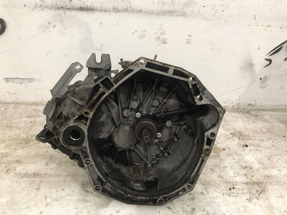 Коробка передач Nissan Juke F15 1.5dci 6ступка КПП 320101KG1B