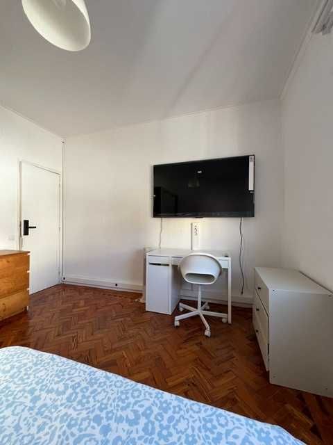 Quarto Casal Corroios - Entrada Imediata - 935076905
