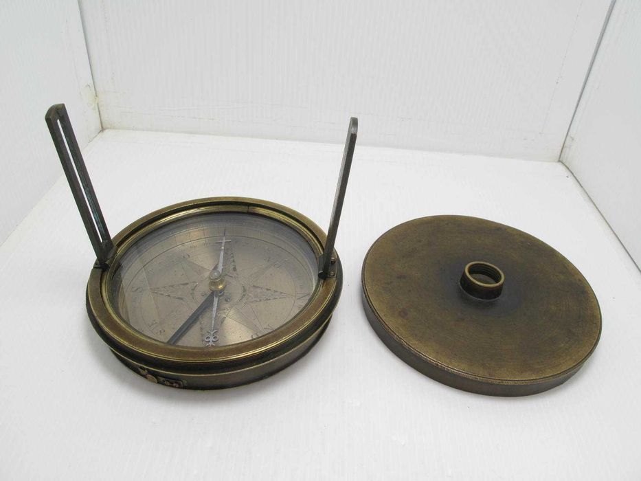 Bússola antiga do século 18 / 19