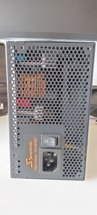 Fonte ATX Seasonic B12 BC-750 80 Plus Bronze 750W, com garantia!64740481575939124