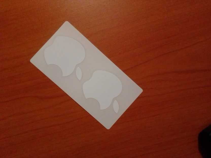 Immaculate and Unlocked iPhone 4S64298138255106123