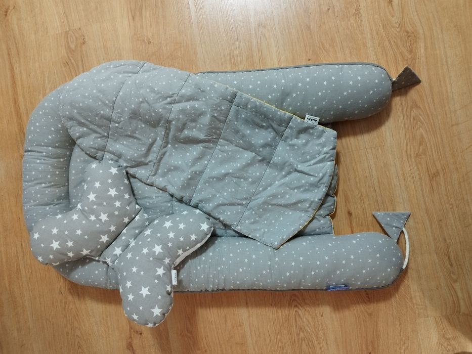 Kokon dziecięcy z materacykiem i motylkiem