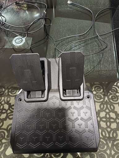 Volante T128 (PS4/PS5/PC) C/ Pedais  - Muito Pouco Uso