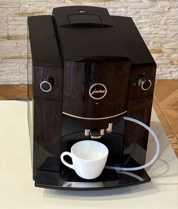 Ekspres cisnieniowy Jura D6