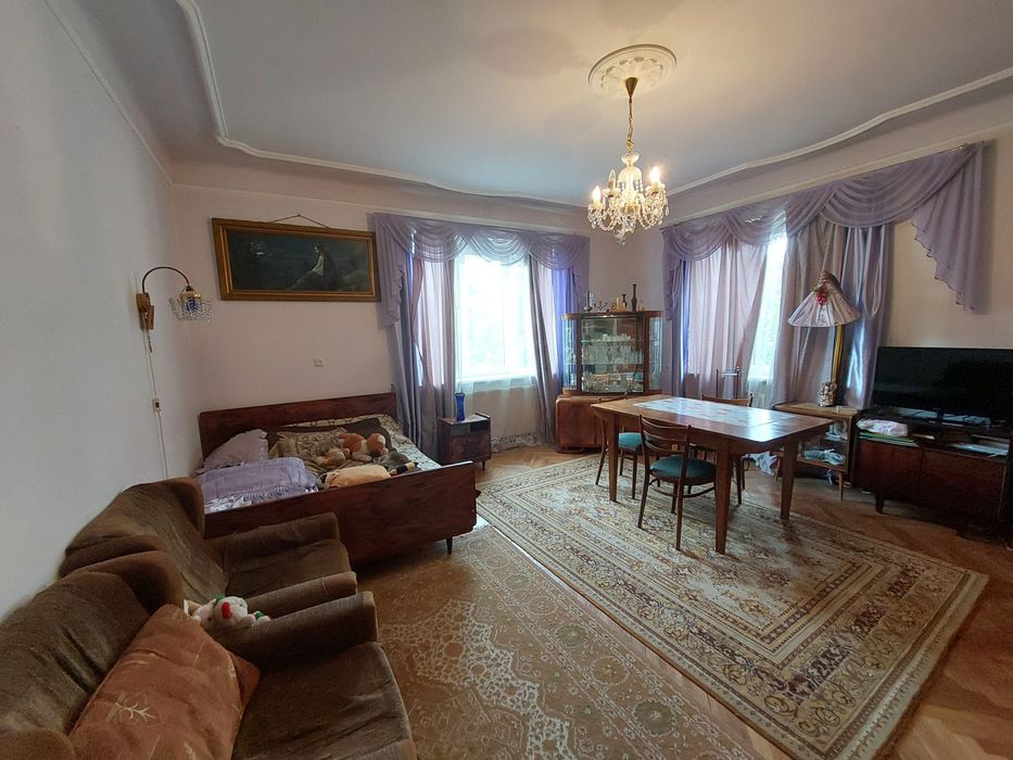Продаж 2-ної квартири вул. Пасічна (Холм Слави)