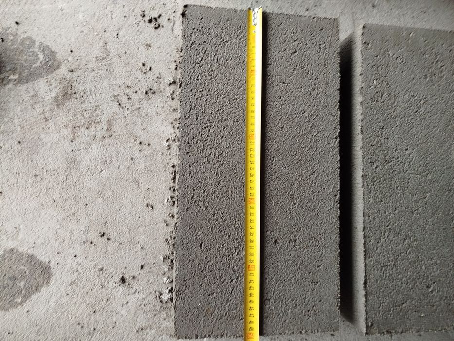 Pustaki betonowe 12x24x49cm