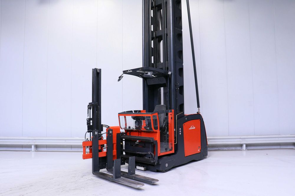Linde K (011) електричний вузько-прохідний штабелер