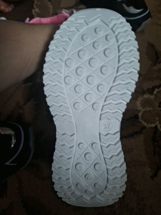 Новв Жіночі кросівки