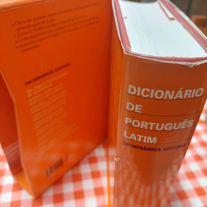 Dicionários de Latim-Português e Português-Latim