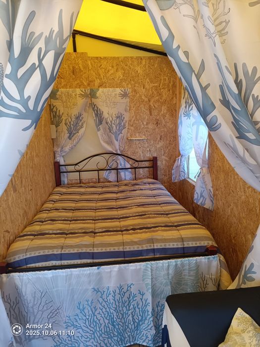 Venda de caravana com avançado em espaço privado