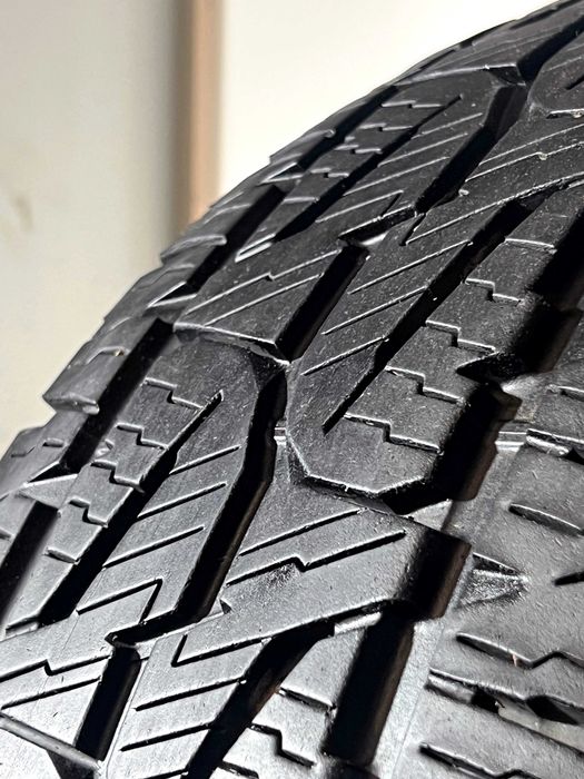 Pneus Bridgestone Dueller A/T - 265/70/16 - Excelentes