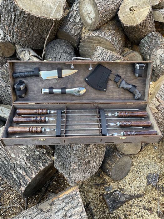 Подарунковий набір шампурів  ГУЦУЛ шампура + сокира в кейсі