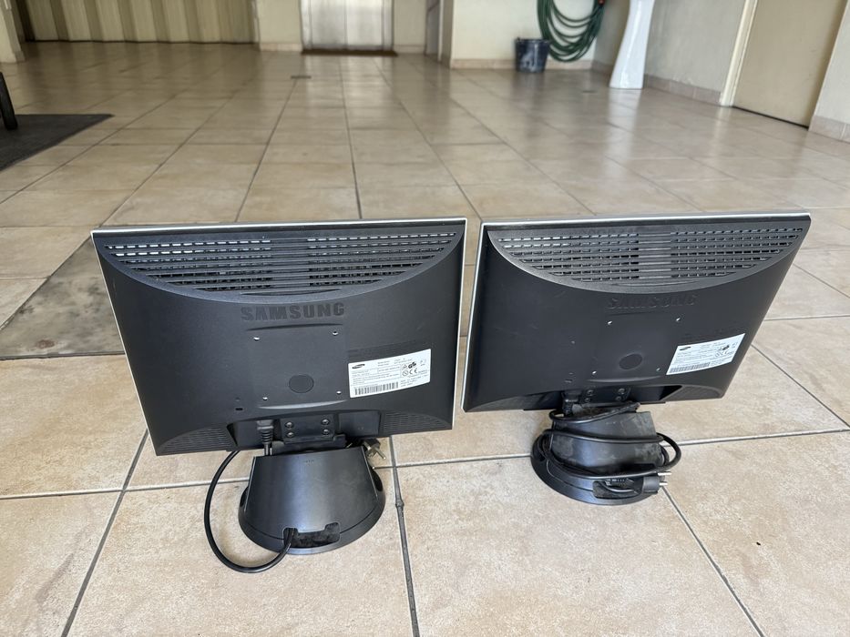 Monitores Samsung SyncMaster 15''
