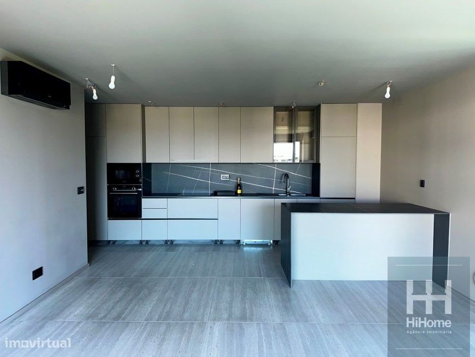 Apartamento T1 no Varino 08 com terraço de 23m2