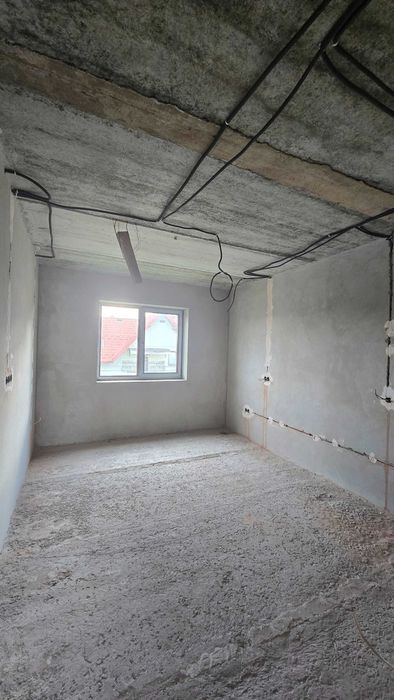 Продається добротний будинок у популярній серед покупців  локації